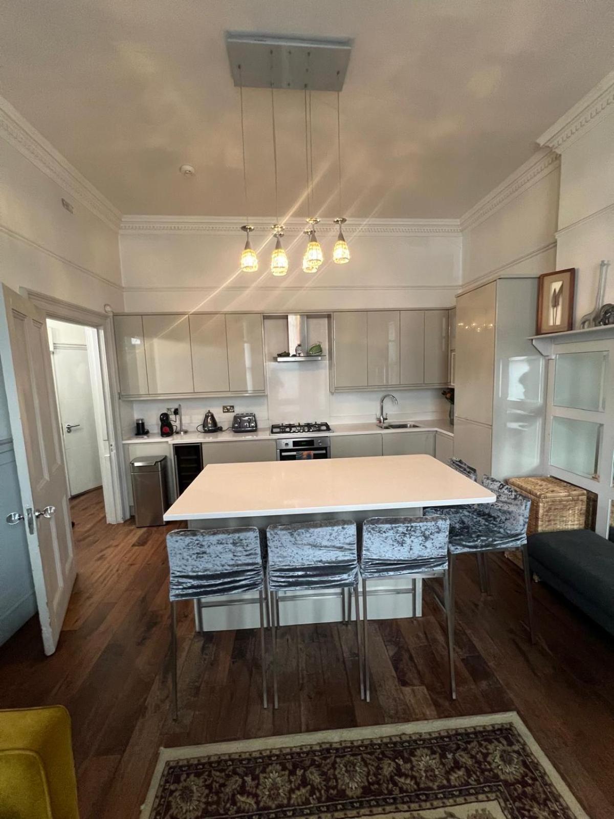 Stunning Holland Park- Sleeps 6 * Londra